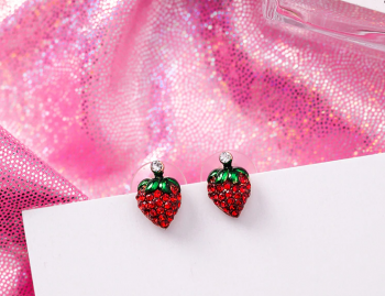 boucles-doreilles-petites-fraises-strass-2