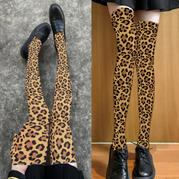 chaussettes-montantes-hautes-leopard-marron-beige-2