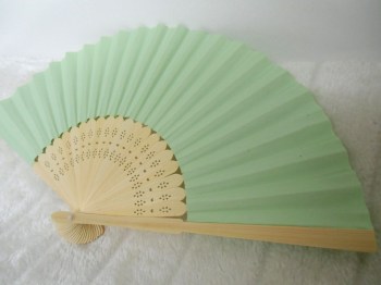 Eventails de pin-up bambou et papier vert menthe rétro