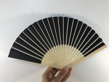 Eventails de pin-up bambou et papier noir rétro