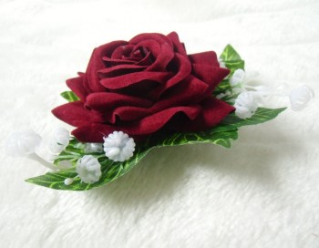 Pince clip à cheveux broche composition florale rose rouge