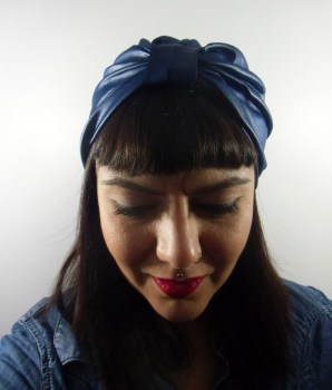 Bonnet turban original simili-cuir wetlook bleu