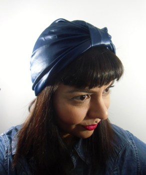 Bonnet turban original simili-cuir wetlook bleu