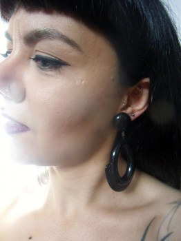 Boucles d'oreilles ovales rétro vintage résine noire
