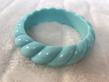 bracelet-resine-bleue-ciel-torsade-retro-2