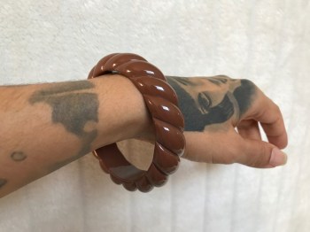 bracelet-resine-marron-torsade-retro