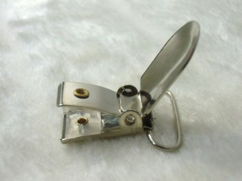 Clip en métal argenté fabrication de porte-jarretelles