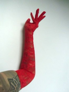 Gants pinups longs en dentelle rouge 54cm