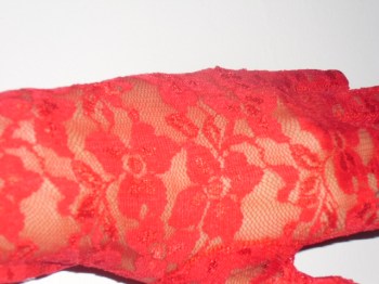Gants pinups longs en dentelle rouge 54cm