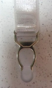 Jarretelle clip détachable blanche en métal \