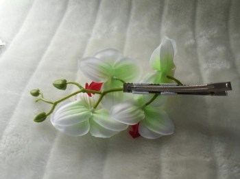 Pince clip à cheveux branche d'orchidées blanches et vertes